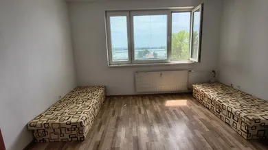 Na predaj 2-izbový byt, 45 m², Levice, Ľanová