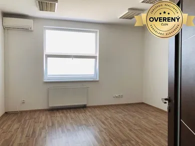 Kiadó kereskedelmi ingatlanok, Senec · €241