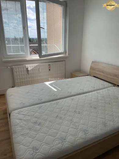 Na prenájom 1-izbový byt, 44 m², Levice, Palárikova 10