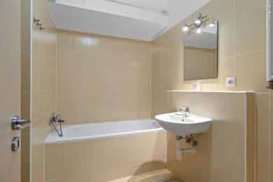 Na prenájom 2-izbový byt, 59 m², Bratislava-Ružinov, Jégého