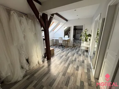 Na predaj komerčné, 350 m², Bošany