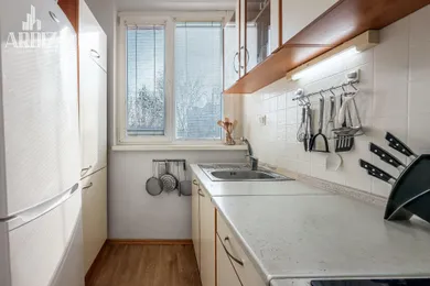 Na prenájom 1-izbový byt, 48 m², Bratislava-Petržalka, Fedinova