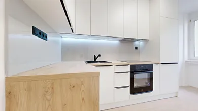 Na predaj 3-izbový byt, 65 m², Bratislava-Petržalka, Osuského