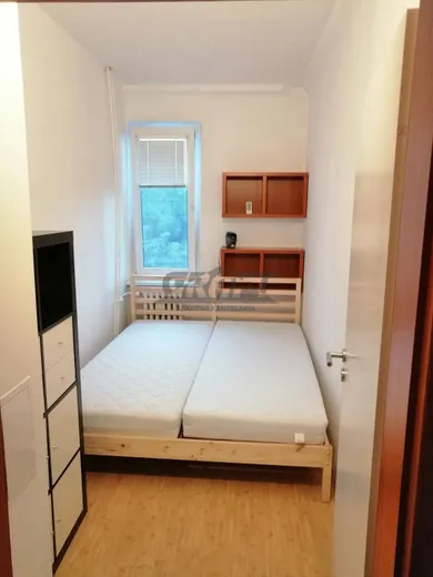 Na prenájom 2-izbový byt, 45 m², Bratislava-Ružinov, Trebišovská