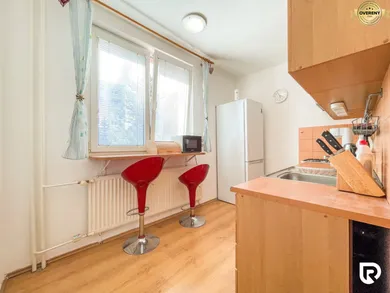 Na predaj 1-izbový byt, 38 m², Trenčín, Halalovka