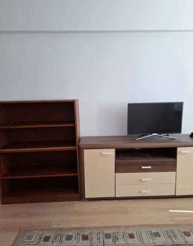 Na prenájom 1-izbový byt, 39 m², Bratislava-Rača, Kadnárova