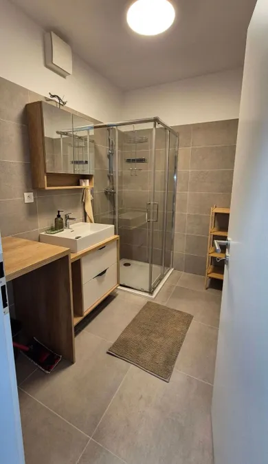 Na prenájom 2-izbový byt, 60 m², Bratislava-Ružinov, Bajkalská