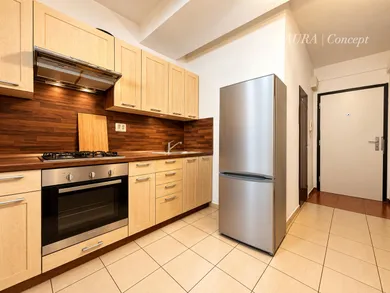Na prenájom 2-izbový byt, 40 m², Bratislava-Ružinov, Miletičova