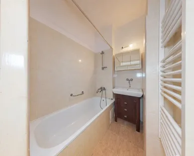 Na predaj 3-izbový byt, 74 m², Bratislava-Staré Mesto, Povraznícka