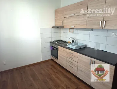 Mieszkania na wynajem, 1-pokojowe, Nové Zámky · €420