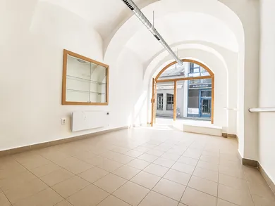 Lokale komercyjne na wynajem, Žilina · €550