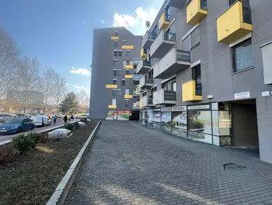 Lokale komercyjne na sprzedaż, Bratislava-Petržalka · €219 000