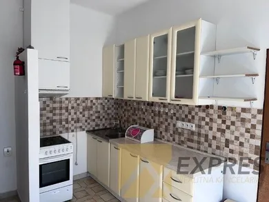 Mieszkania na wynajem, 2-pokojowe, Handlová · €450