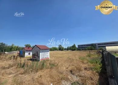 Na predaj pozemok, Nové Zámky