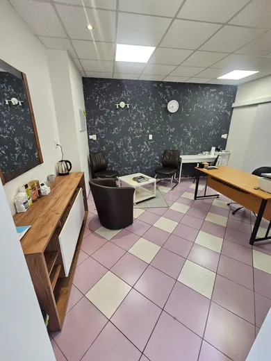 Na prenájom komerčné, 19 m², Bratislava-Staré Mesto, Obchodná