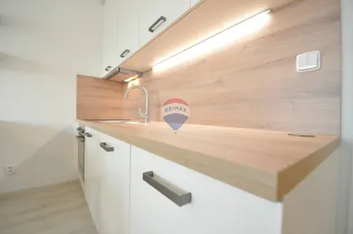 Na prenájom 1-izbový byt, 29 m², Poprad, Suchoňova