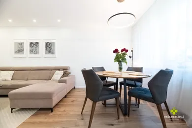Na predaj 3-izbový byt, 80 m², Prievidza