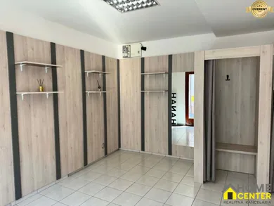 Na prenájom komerčné, 25 m², Komárno, Jókaiho ul.