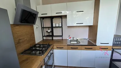 Mieszkania na wynajem, 3-pokojowe, Levice · €600