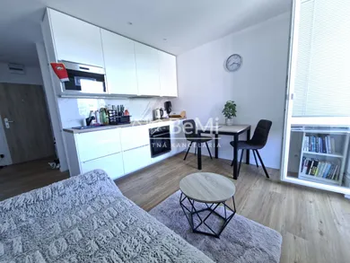 Eladó lakások, 1-szobás, Trnava · €147 000