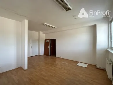 Na prenájom komerčné, 12 m², Bratislava-Rača, Na pántoch