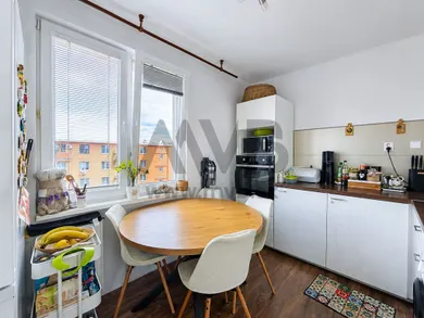 Na predaj 3-izbový byt, 69 m², Nové Zámky, Novomestská