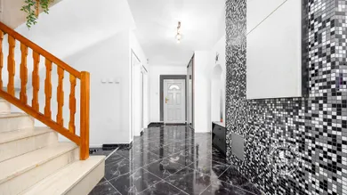Na predaj 5-izbový dom, 297 m², Bratislava-Nové Mesto, Stará Klenová