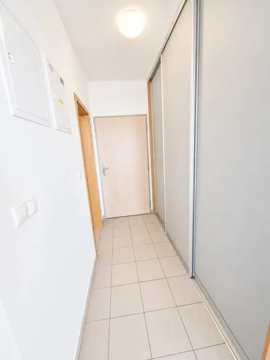 Na prenájom 1-izbový byt, 28 m², Bratislava-Záhorská Bystrica