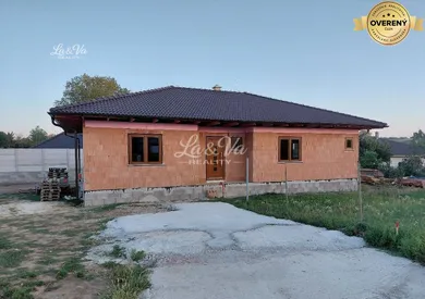 Na predaj 5-izbový dom, 140 m², Nitra