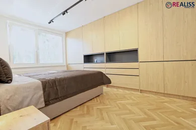 Na prenájom 3-izbový byt, 73 m², Bánovce nad Bebravou, 5. apríla