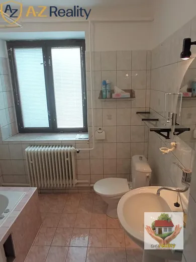 Na predaj 3-izbový dom, 102 m², Komárno, Vnútorná Okružná