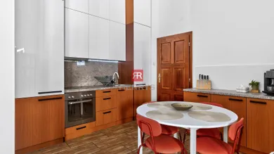 Na predaj 3-izbový byt, 71 m², Bratislava-Staré Mesto, Biela