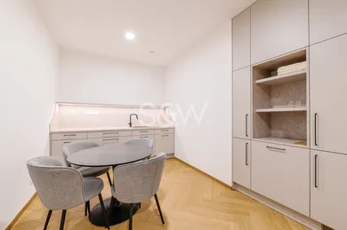 Na prenájom komerčné, Bratislava-Staré Mesto, Radvanská