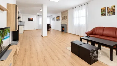 Na prenájom 2-izbový byt, 100 m², Bratislava-Nové Mesto, Pod Vtáčnikom