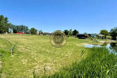 Na predaj pozemok, Puski