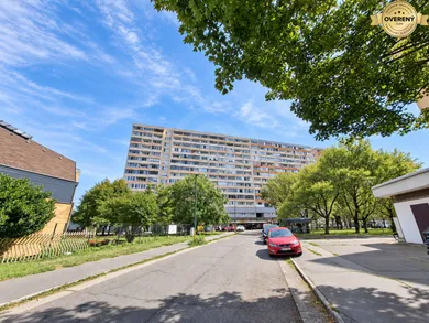 Na predaj 1-izbový byt, 29 m², Bratislava-Petržalka, Znievska