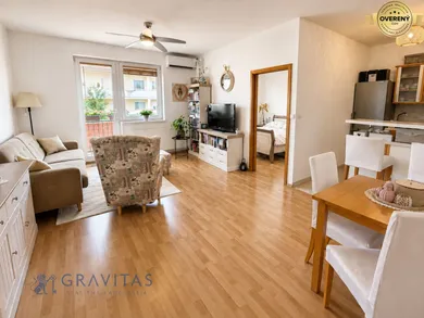 Na predaj 2-izbový byt, 63 m², Stupava, Dlhá