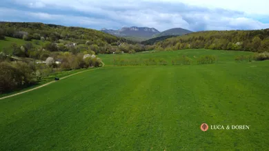 Na predaj pozemok, 106 m², Pruské