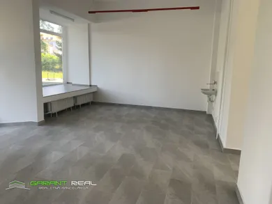 Na prenájom komerčné, 24 m², Prešov, Pavlovičovo námestie