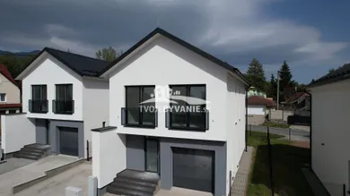 Domy na sprzedaż, 3-pokojowe, Štôla · €315 000