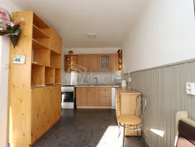Mieszkania na wynajem, 4-pokojowe, Dunajská Streda · €700