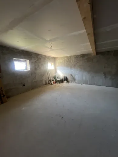 Na predaj 4-izbový dom, 216 m², Horný Bar, vedlajšia