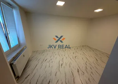 Na prenájom 1-izbový byt, 44 m², Nitra, Mostná