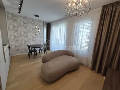 Na prenájom 2-izbový byt, 37 m², Bratislava-Nové Mesto, Račianska