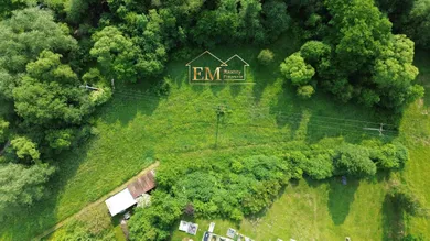 Na predaj pozemok, 205 m², Raková