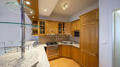 Na prenájom 3-izbový byt, 73 m², Bratislava-Staré Mesto, Medená