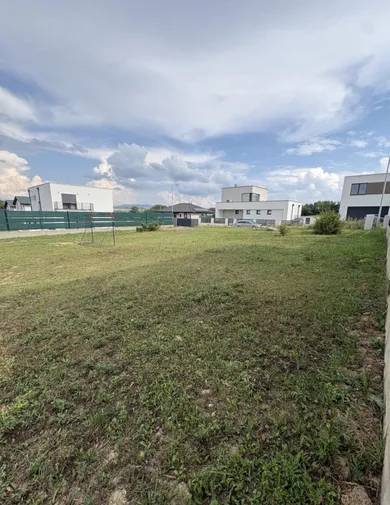 Na predaj pozemok, 657 m², Beniakovce