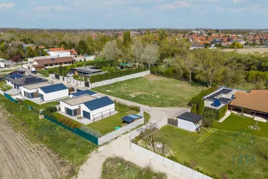 Na predaj pozemok, Zálesie