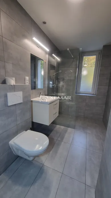 Na prenájom 2-izbový byt, 58 m², Banská Bystrica