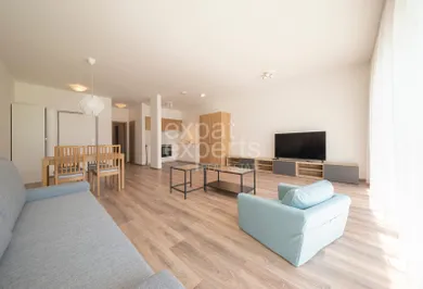 Na prenájom 4-izbový byt, 110 m², Bratislava-Nové Mesto, Pod Vtáčnikom